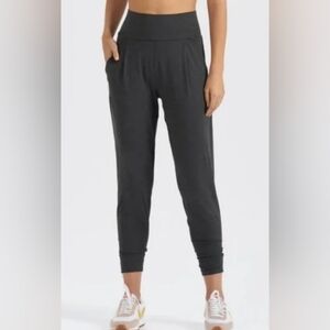 Vuori Lux Harem pants